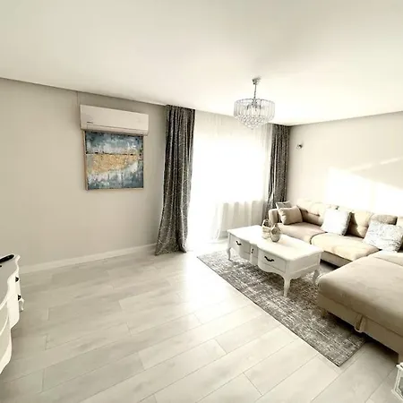 Cozy Parkside Entire